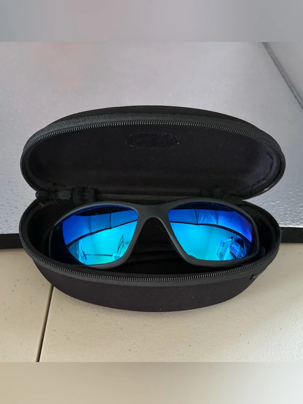 Shady Rays Men’s Sunglasses  X Series Black/Glacier Polarized With Case